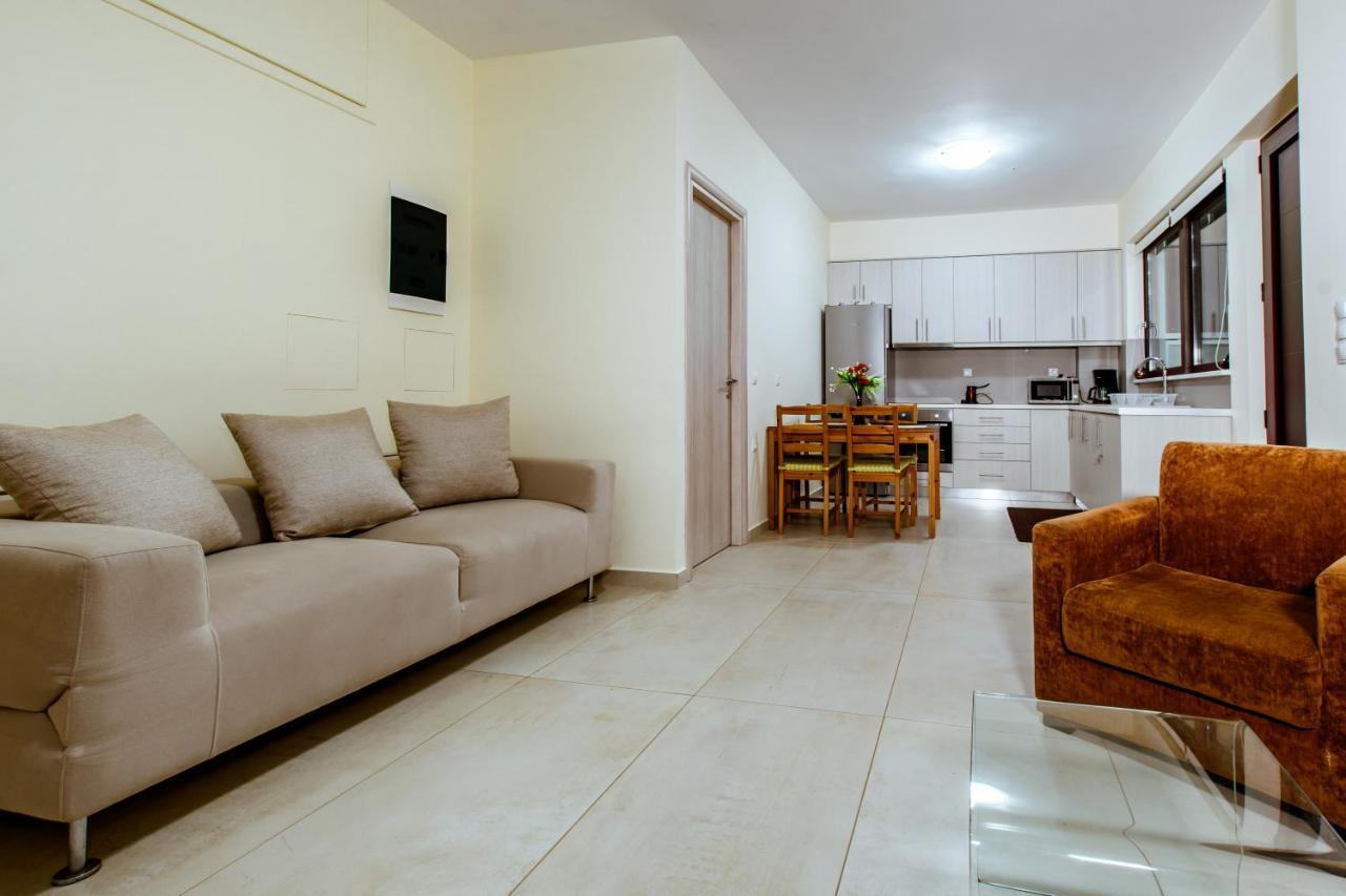 Vakantiehuis Chania Oasis With Heated Pool