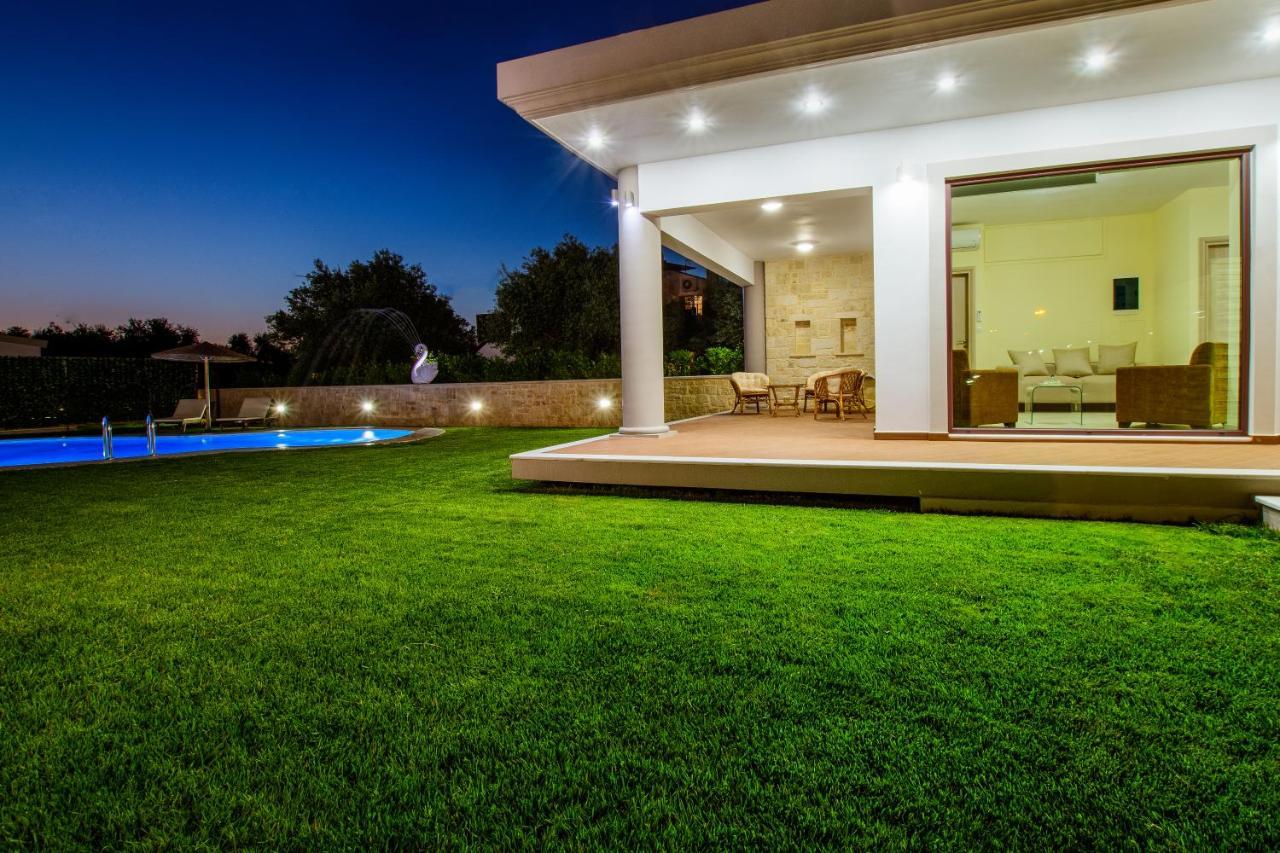 Vakantiehuis Chania Oasis With Heated Pool